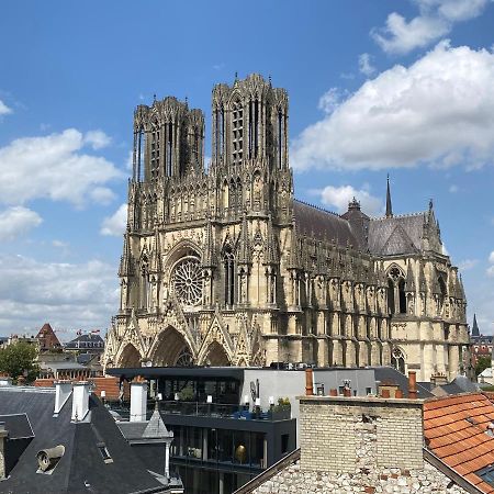 Ferienwohnung Duplex Hammam Au Pied De La Cathedrale Avec Vue Reims Exterior foto