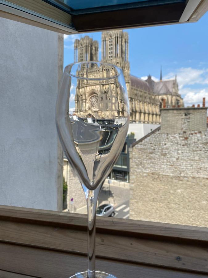 Ferienwohnung Duplex Hammam Au Pied De La Cathedrale Avec Vue Reims Exterior foto