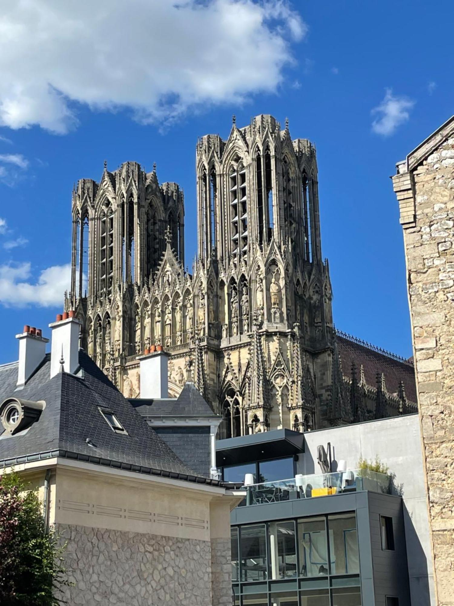 Ferienwohnung Duplex Hammam Au Pied De La Cathedrale Avec Vue Reims Exterior foto